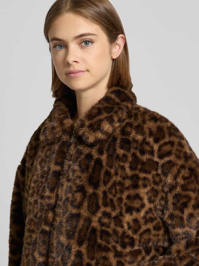 Review Jack van imitatiebont met platte kraag en ritssluiting