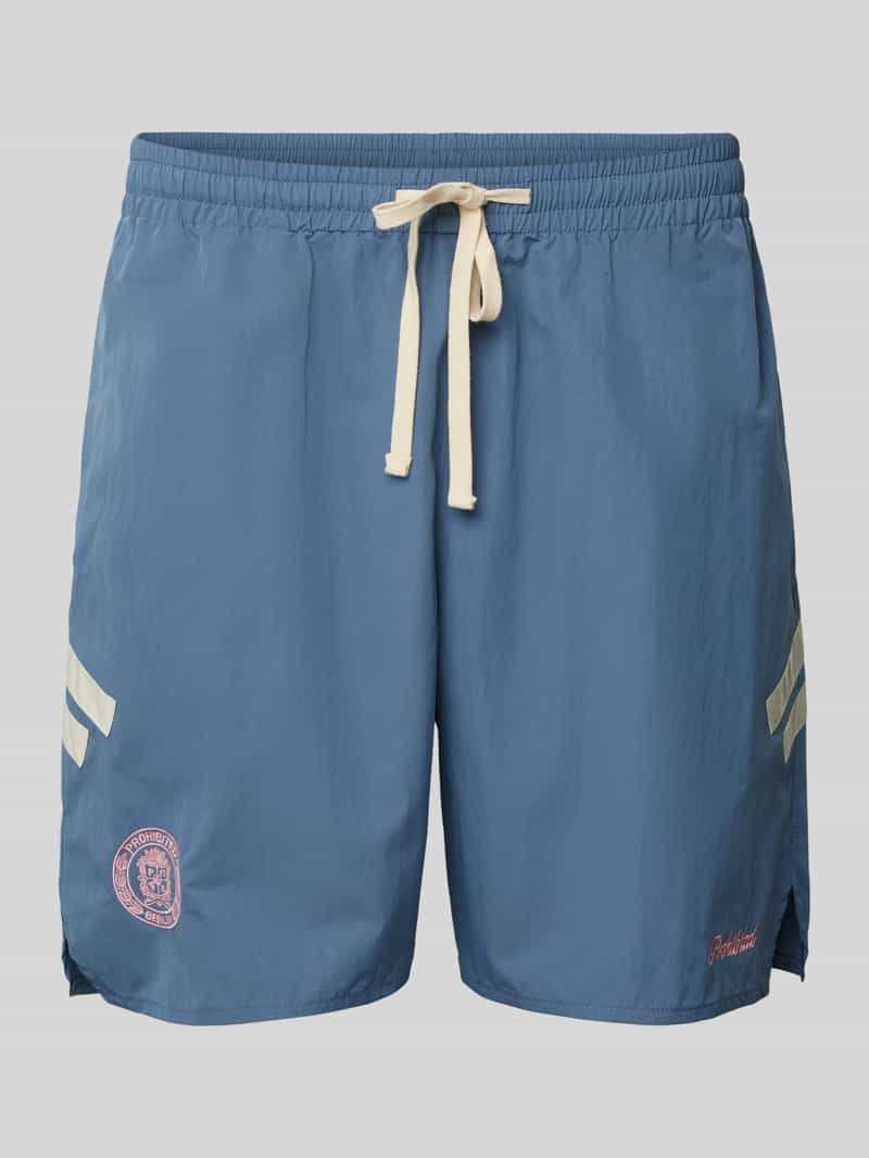 PROHIBITED Regular fit korte broek met label- en logostitching
