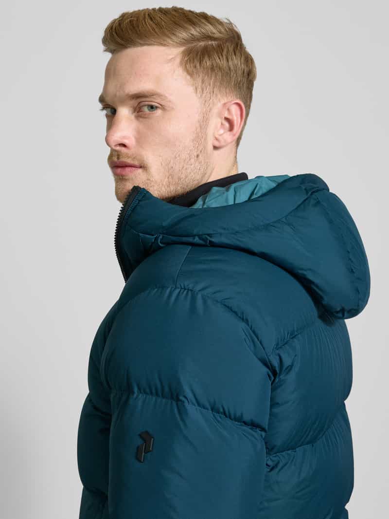 Peak Performance Gewatteerd jack met labelprint model 'Rivel'