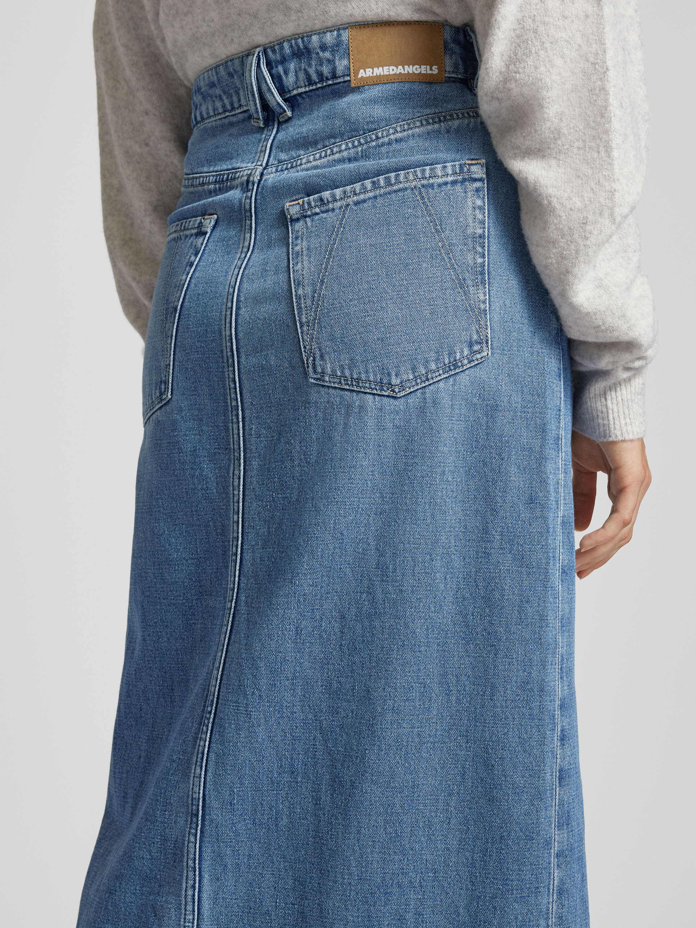 ARMEDANGELS Jeansrok met loopsplit model 'KITAARI'