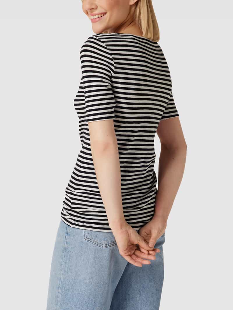 T-shirt w paski