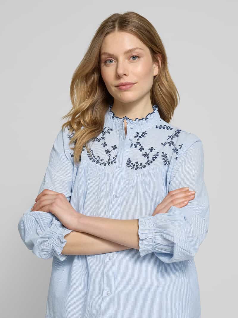 b.Young Regular fit overhemdblouse met broderie anglaise model 'MOGEN'