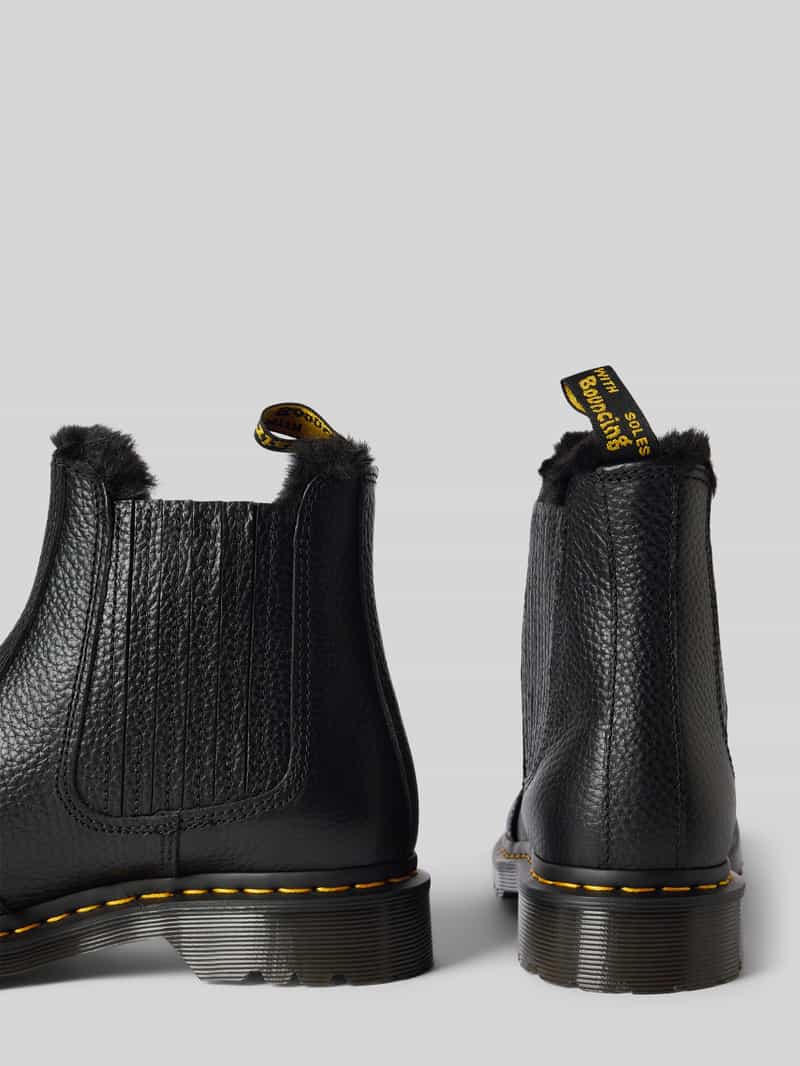 Dr. Martens Chelsea boots met logopatch model 'Leonore'