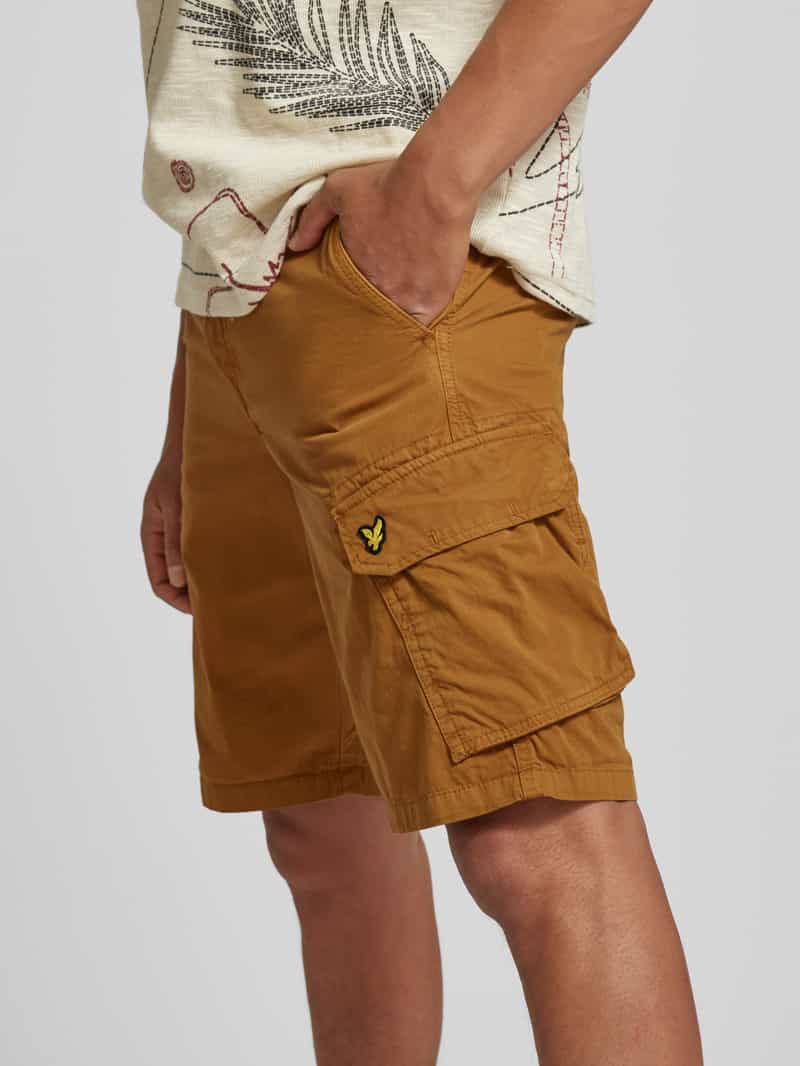 Lyle & Scott Regular fit korte cargobroek met logostitching model 'WEMBLEY'