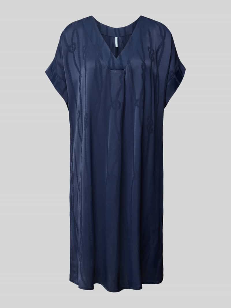 MARIE JO Knielange jurk met V-hals model 'SARANJI'