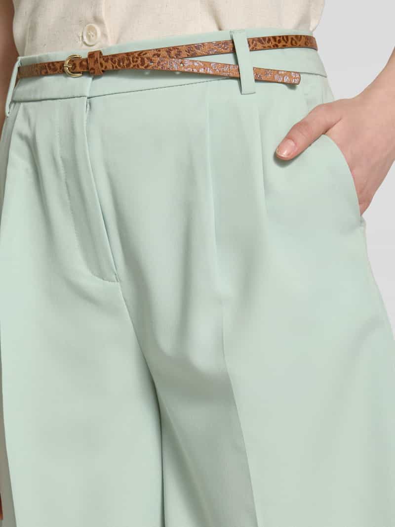 Christian Berg Woman Bermuda met steekzakken en riem