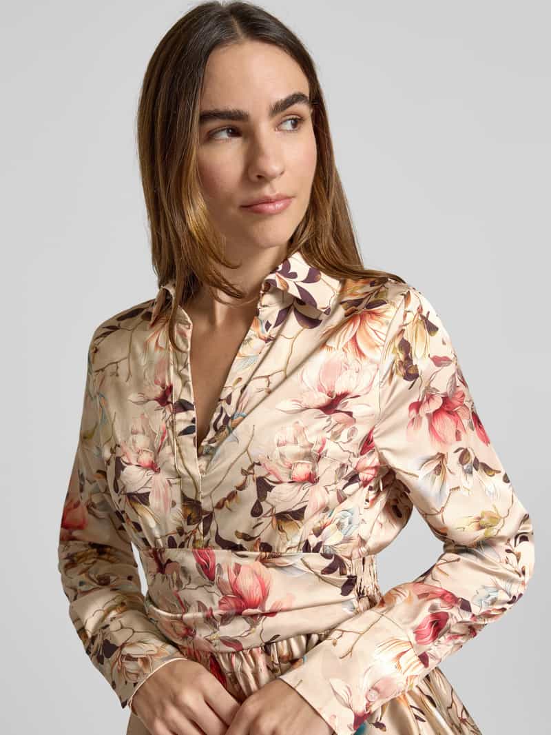 Guess Mini-jurk met V-hals model 'CONCETTA FLARE DRESS'