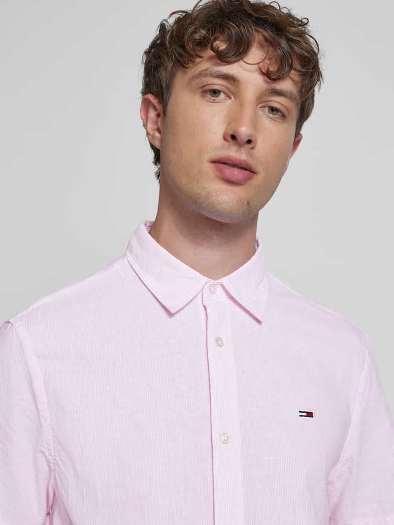 Tommy Jeans Regular fit vrijetijdsoverhemd van een mix van katoen en linnen