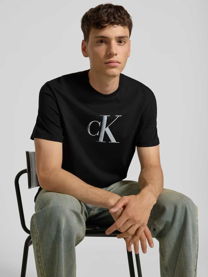 Calvin Klein Jeans Regular fit T-shirt van puur katoen met logoprint