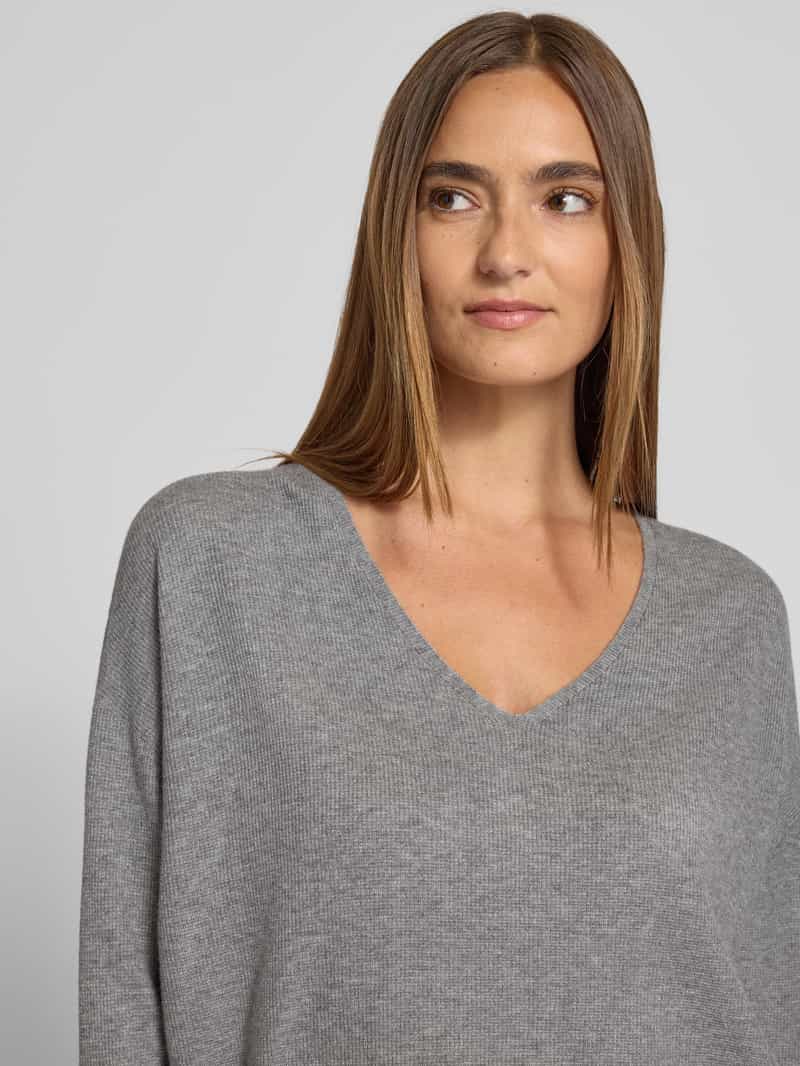 Oui Gebreide pullover met afgeronde V-hals model 'FREYJA'