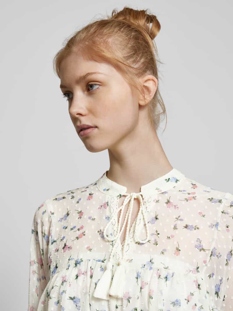 Only Blouse met druppelvormige hals model 'AIDA ELISA'