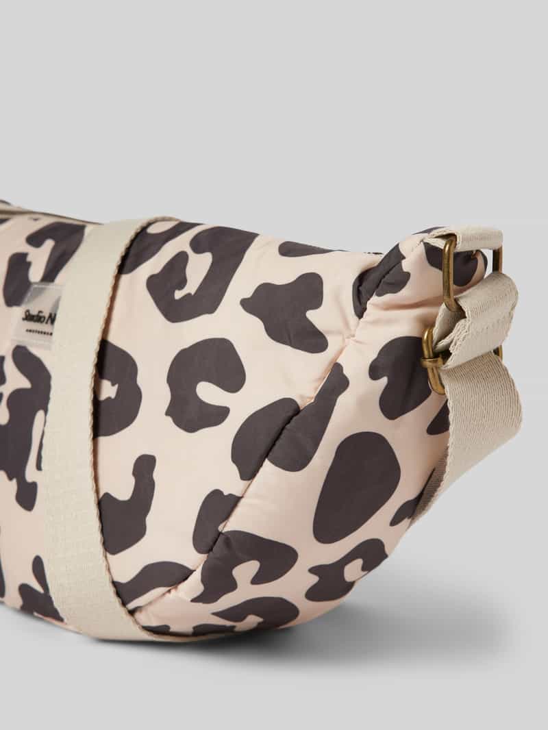 STUDIO NOOS Schoudertas met labelpatch model 'Holy cow'