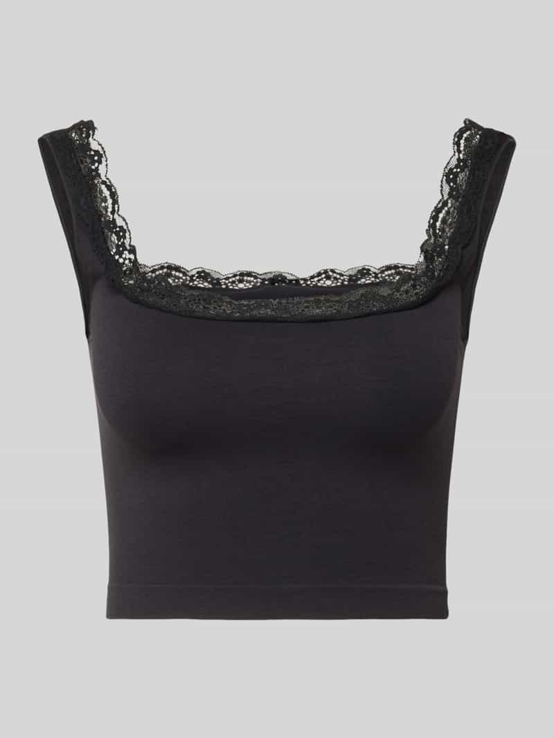 Only Slim fit korte top met kant model 'VICKY'