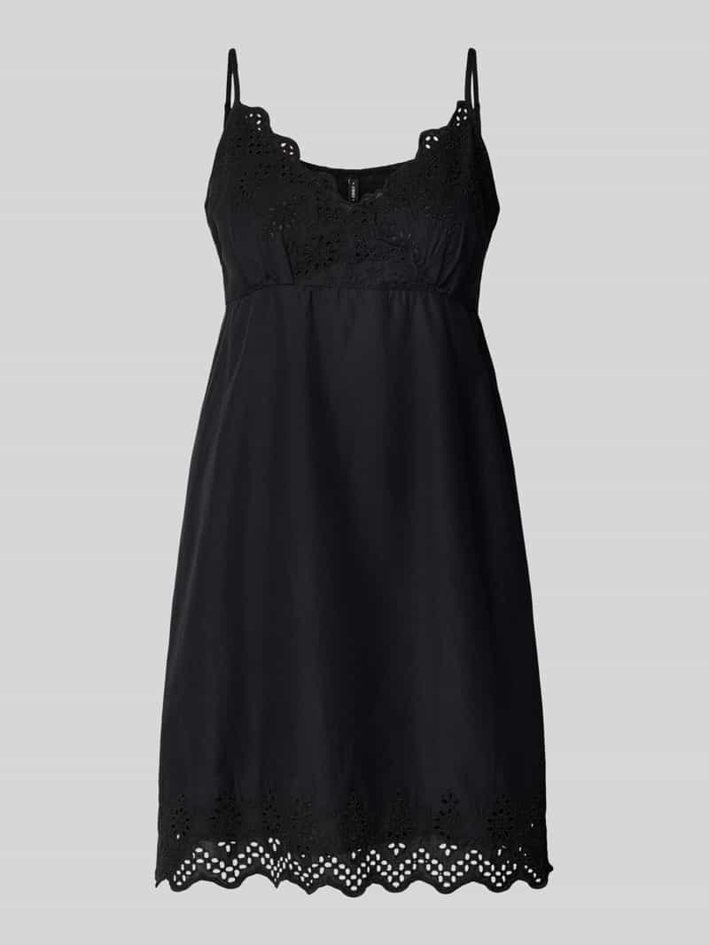 Only Licht uitlopende minijurk met broderie anglaise model 'LOU LIFE'