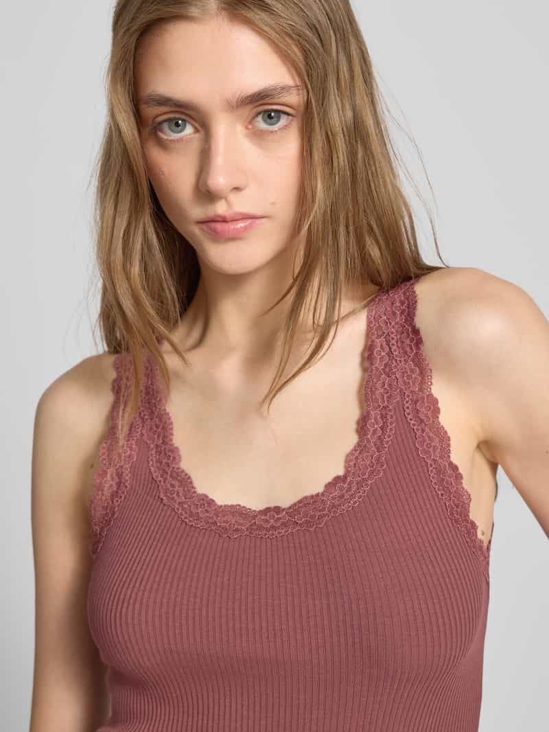 Only Regular fit tanktop met volants bij de zoom model 'SRA'