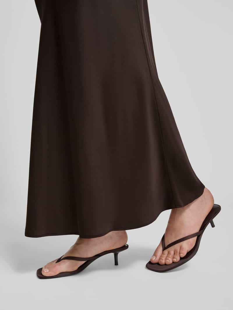 Style Icon Collection Soepele satijnen minirok curated by Anouk Yve