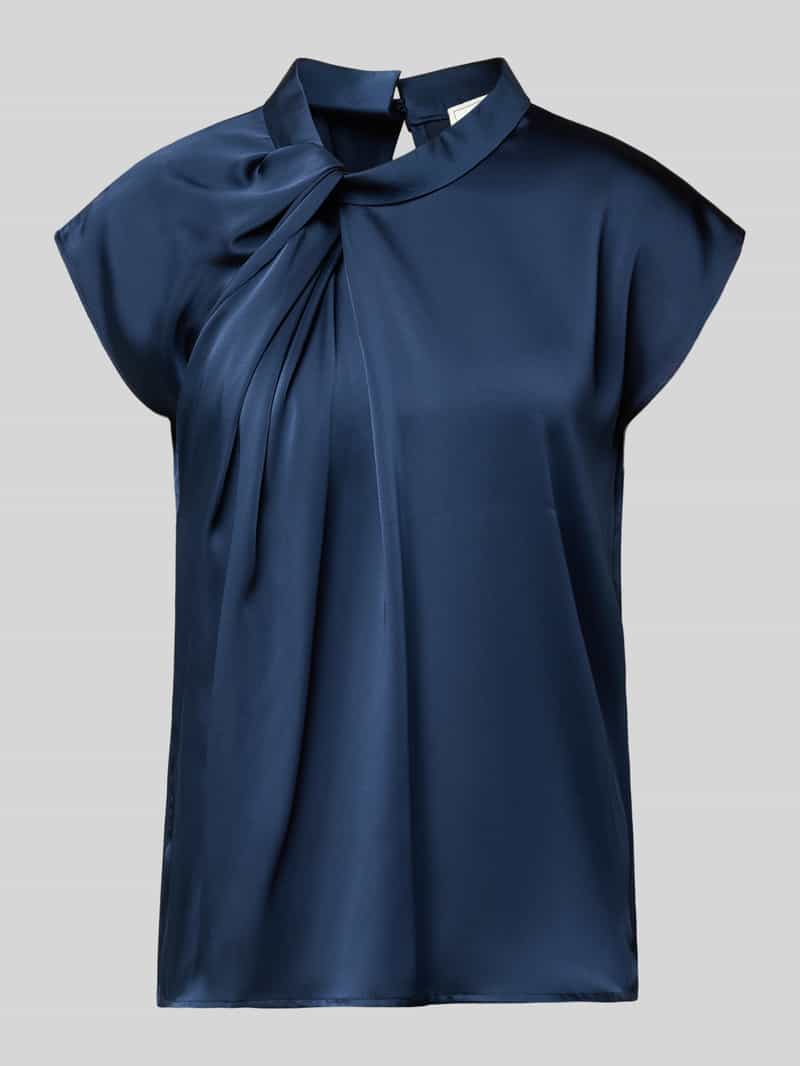 Blousetop van satijn met knoopdetail model 'Fleur Drapy'