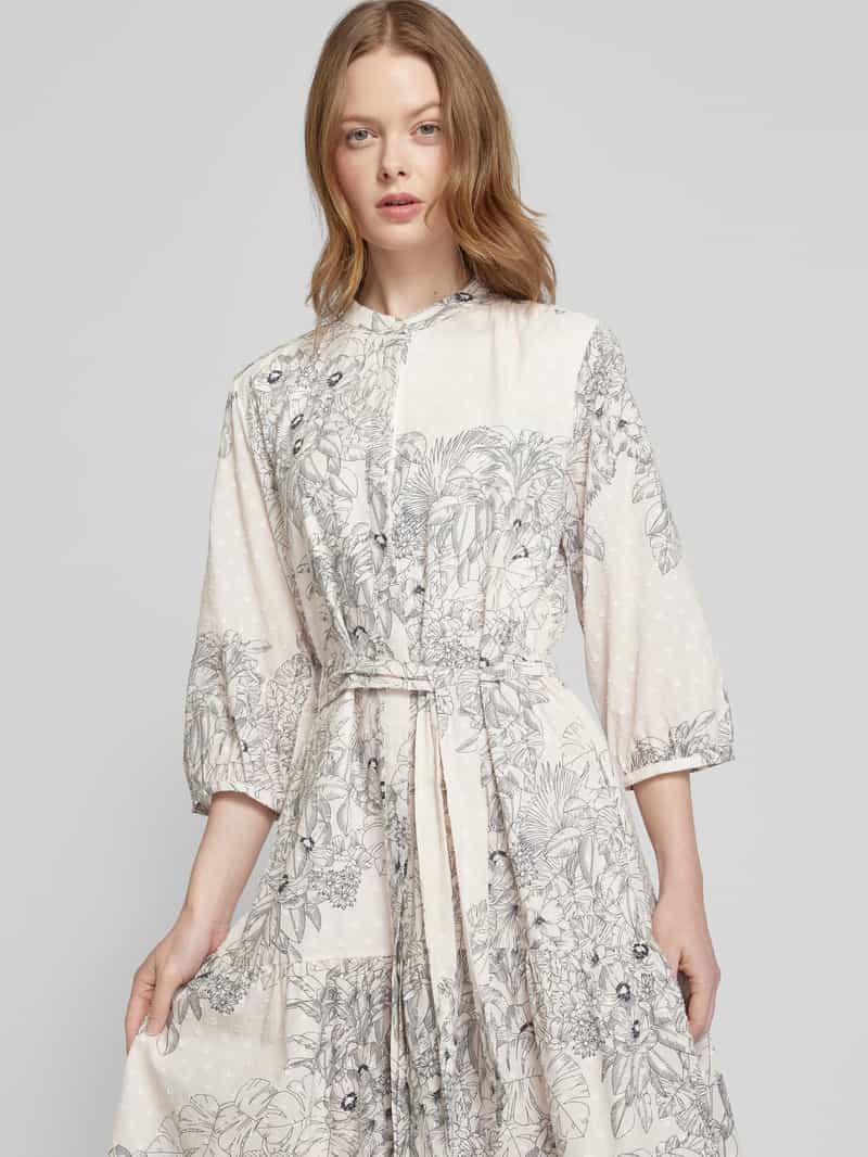 0039 italy Knielange jurk met opstaande kraag model 'MILO'