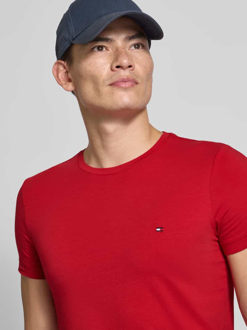Tommy Hilfiger Slim fit T-shirt van een mix van katoen en elastaan