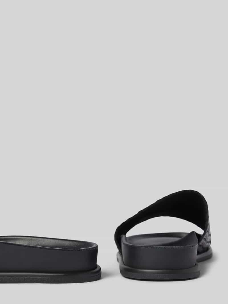 Vagabond Slippers in gevlochten look model 'Effie'