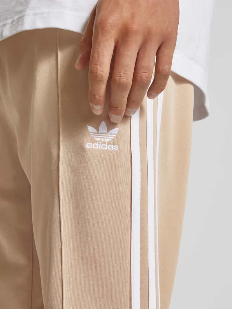 adidas Originals Flared sweatpants met elastische band