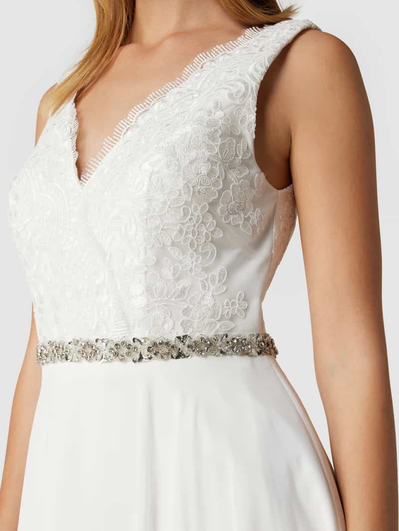 Mascara Bruidsjurk met gebloemd kant en siersteentjes