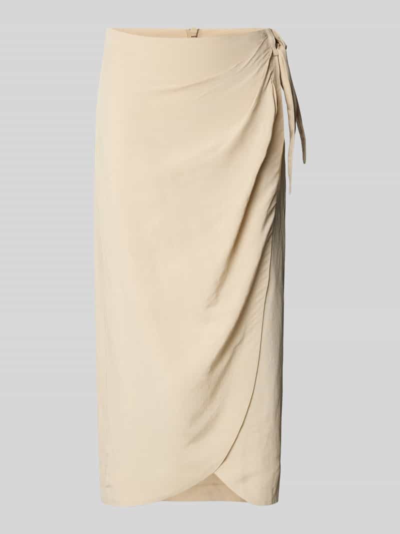 Christian Berg Woman Selection Midirok in wikkellook