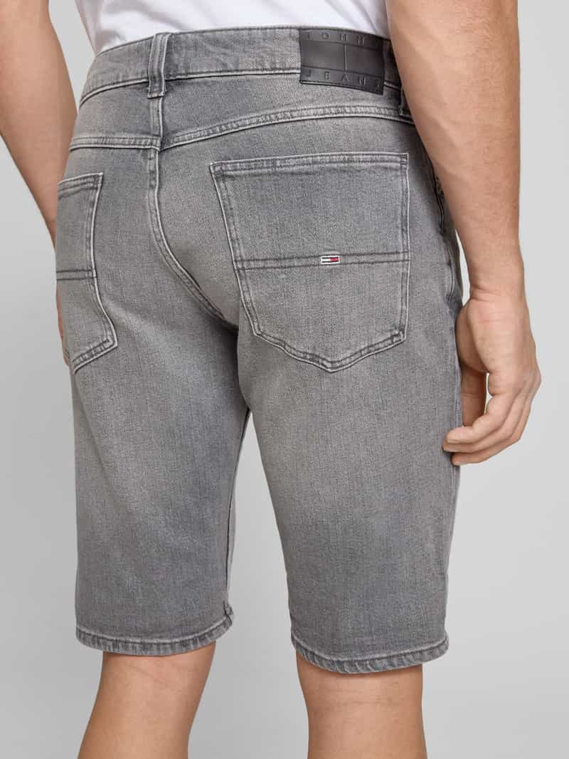 Tommy Jeans Slim fit korte jeans van katoenmix model 'RONNIE'