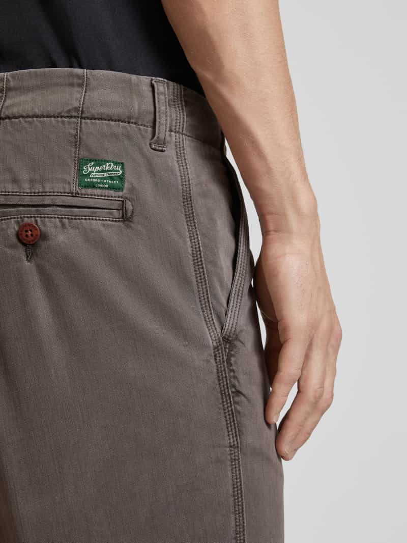 Superdry Regular fit korte chino met steekzakken opzij