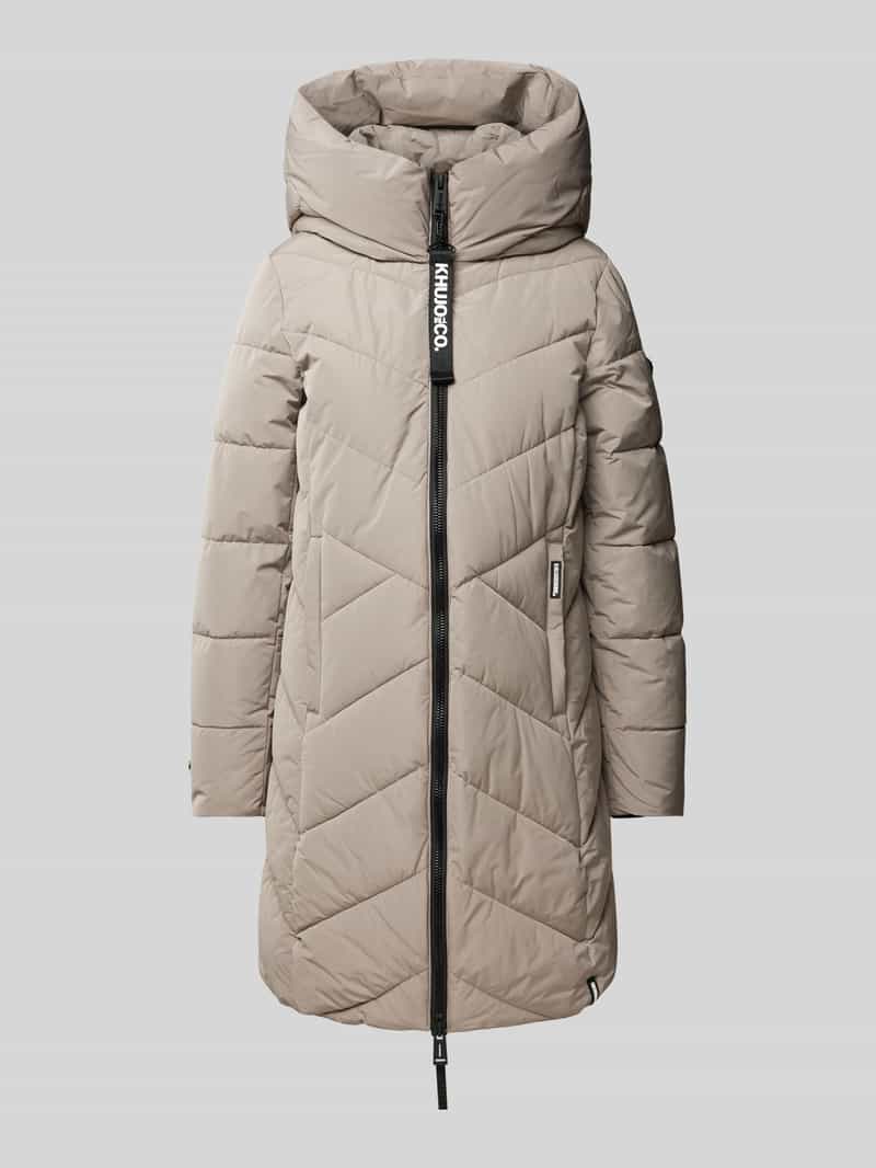 Gewatteerde lange jas met labeldetail, model 'DARKA'
