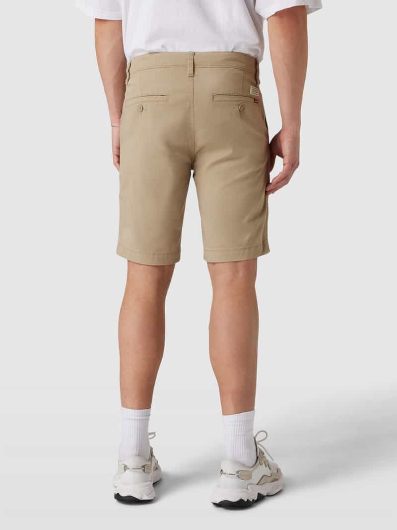 Korte standard fit chino met achterzakken Levi's®