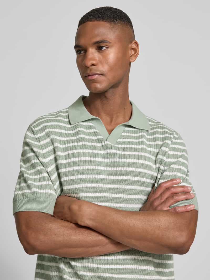 MCNEAL Regular fit poloshirt met V-hals