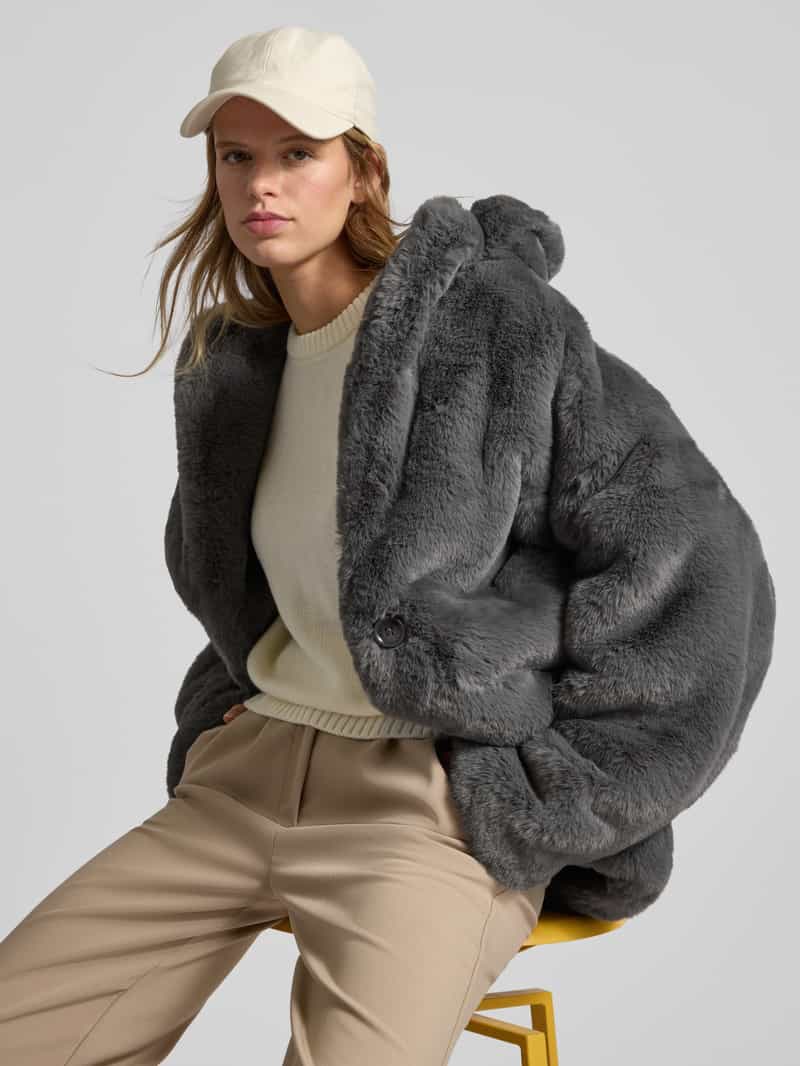 Review Jack van imitatiebont met reverskraag