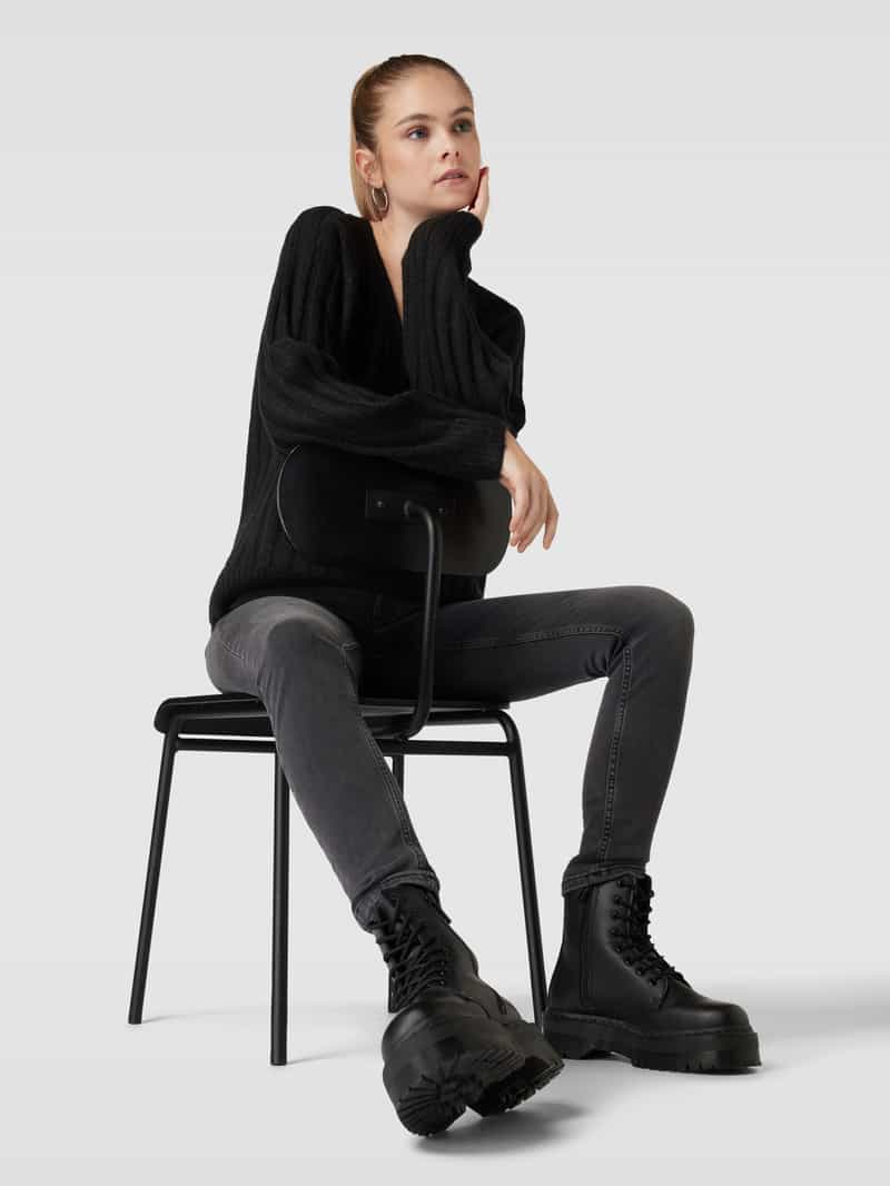 Gina Tricot Gebreide pullover in effen design met V-hals