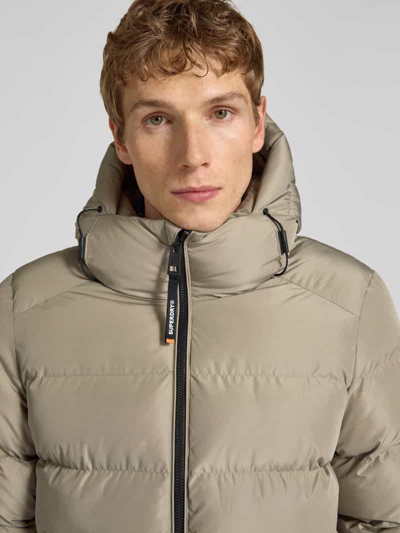 Superdry Jack met capuchon en ritszakken opzij