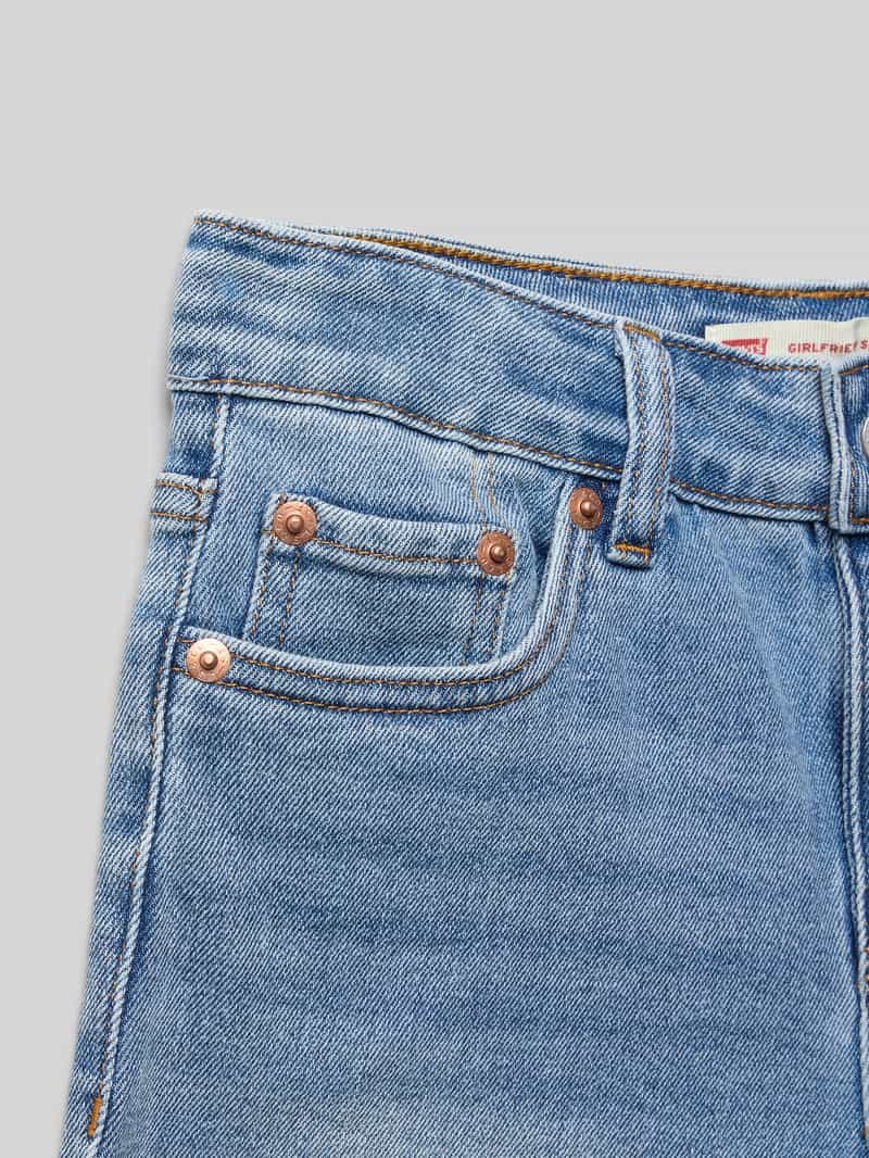 Levi s Kids Korte girlfriend fit broek met labeldetail
