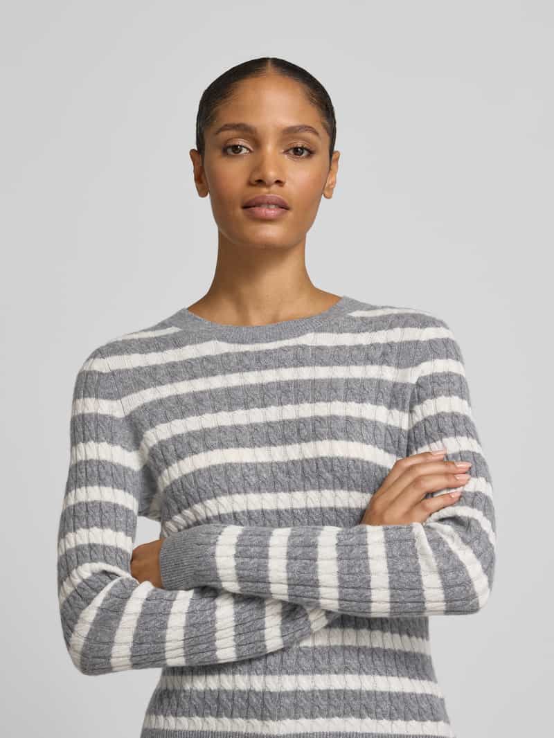 Christian Berg Woman Gebreide pullover van kasjmier met ronde hals