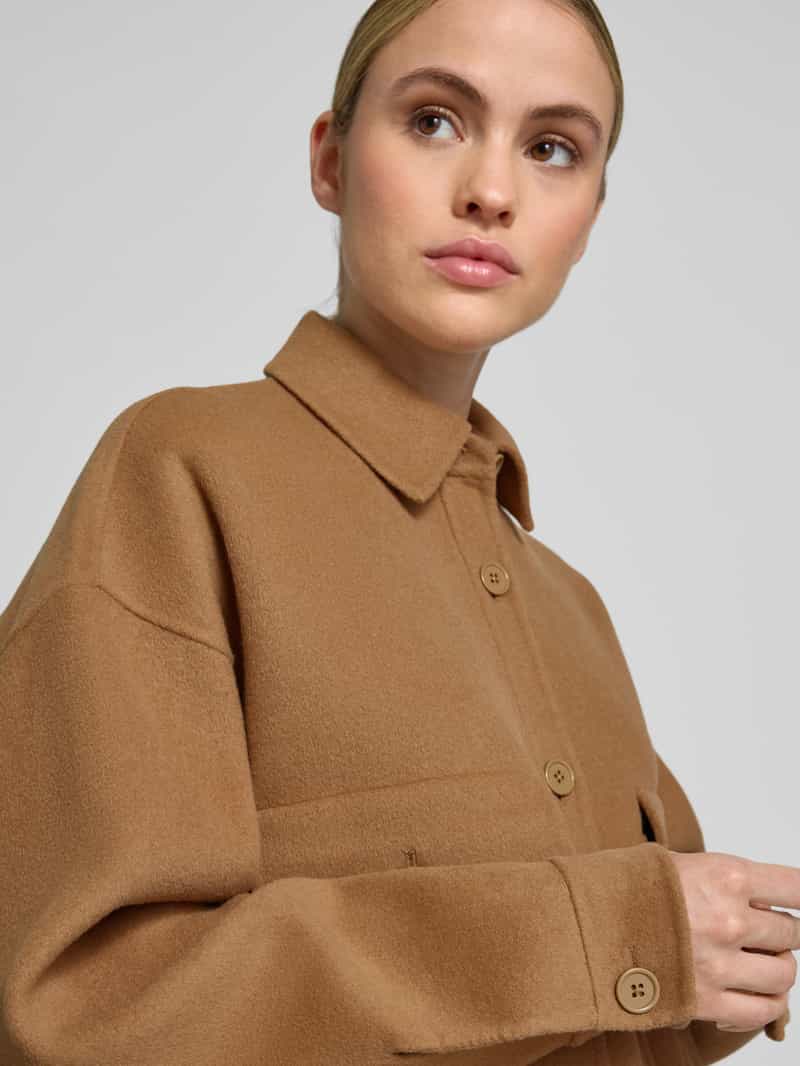 Style Icon Collection Oversized overhemdblouse met opgestikte borstzakken van wolmix curated by Maja Weyhe