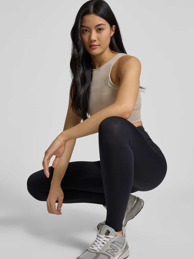 BORN LIVING YOGA Korte top met elastische inzetten model 'Alana'