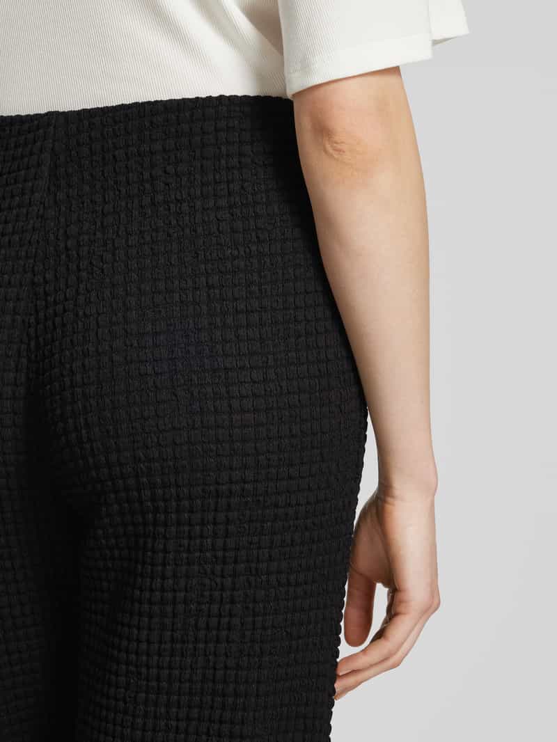 Christian Berg Woman Flared stoffen broek met structuurmotief