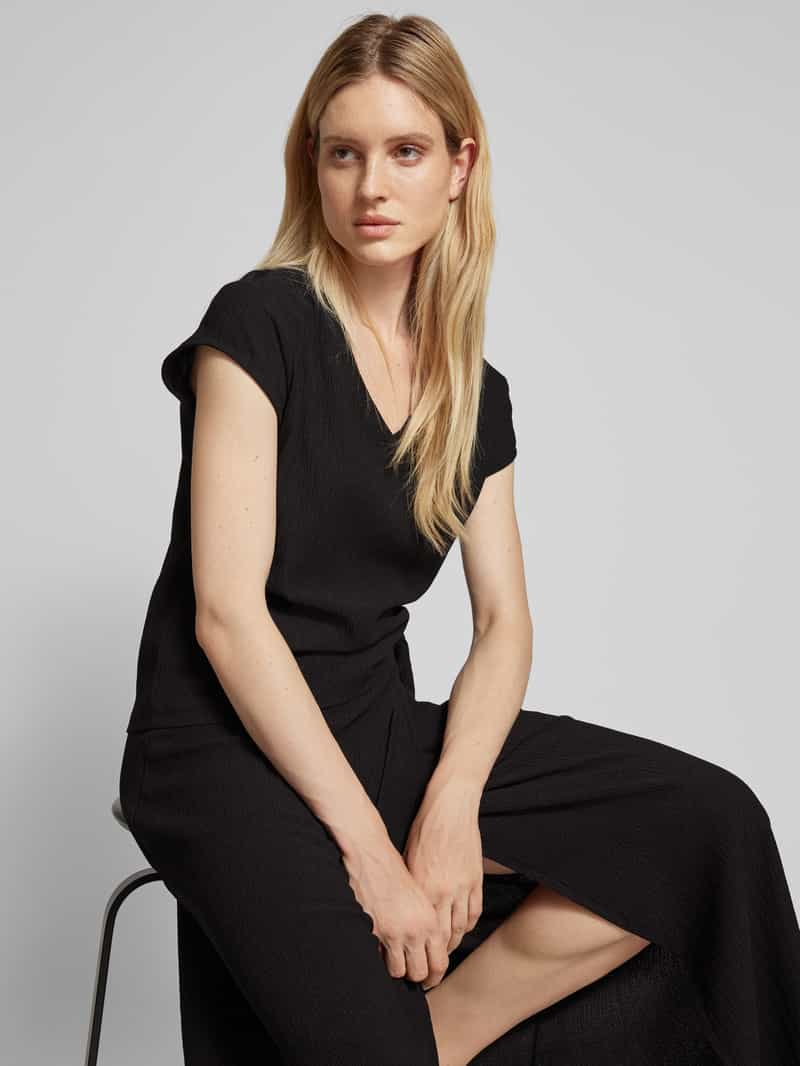 b.Young Blousetop met V-hals model 'Rosa'
