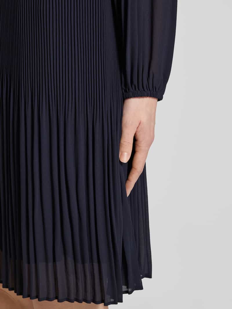 s.Oliver BLACK LABEL Relaxed fit chiffon-jurk met plissé