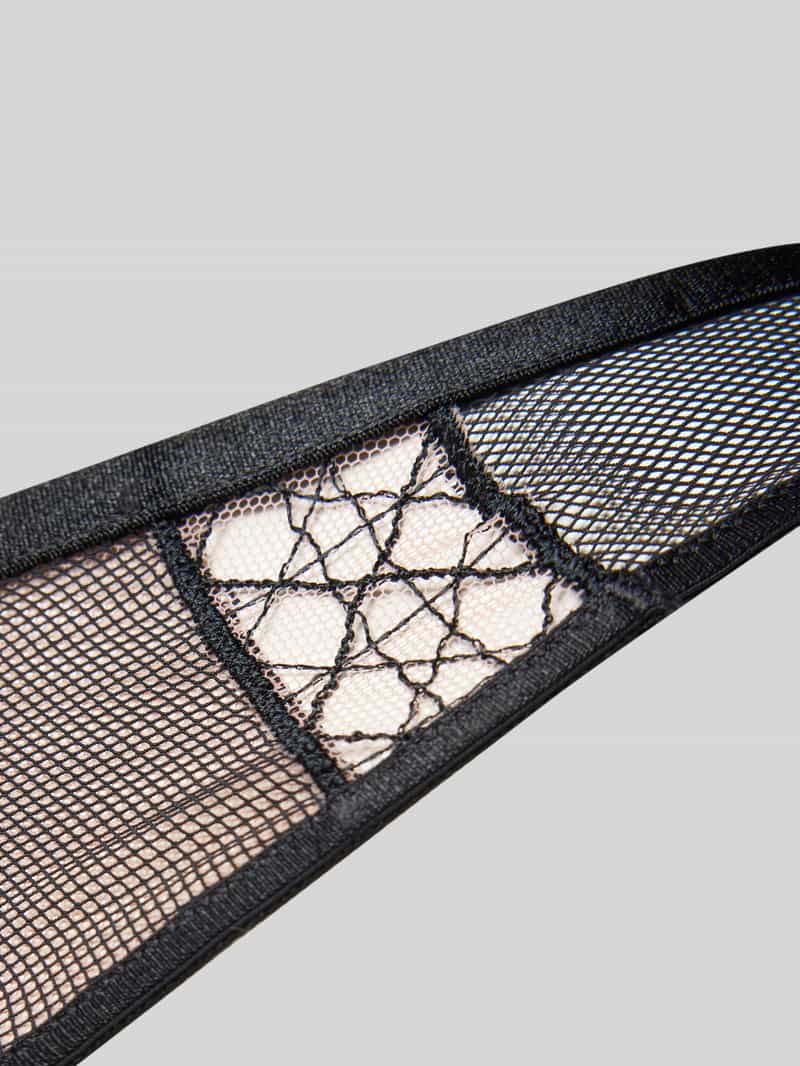 Triumph String in semi-transparant design