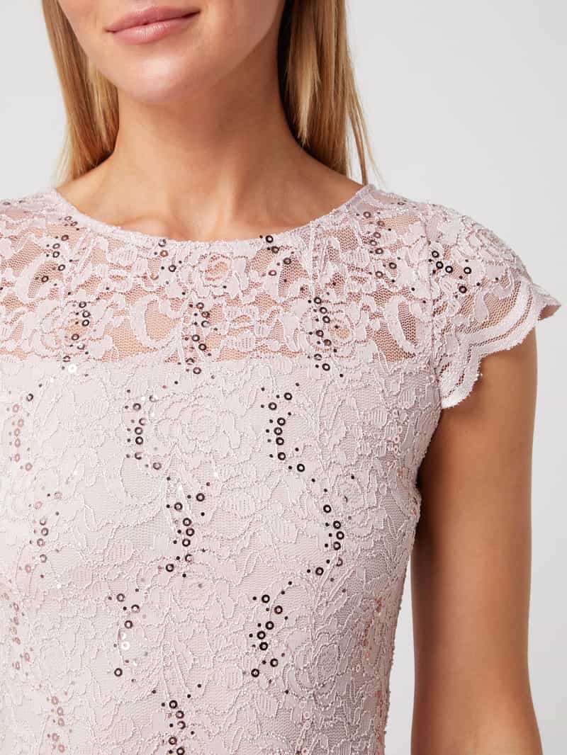 Swing Cocktailjurk met kant en strikceintuur