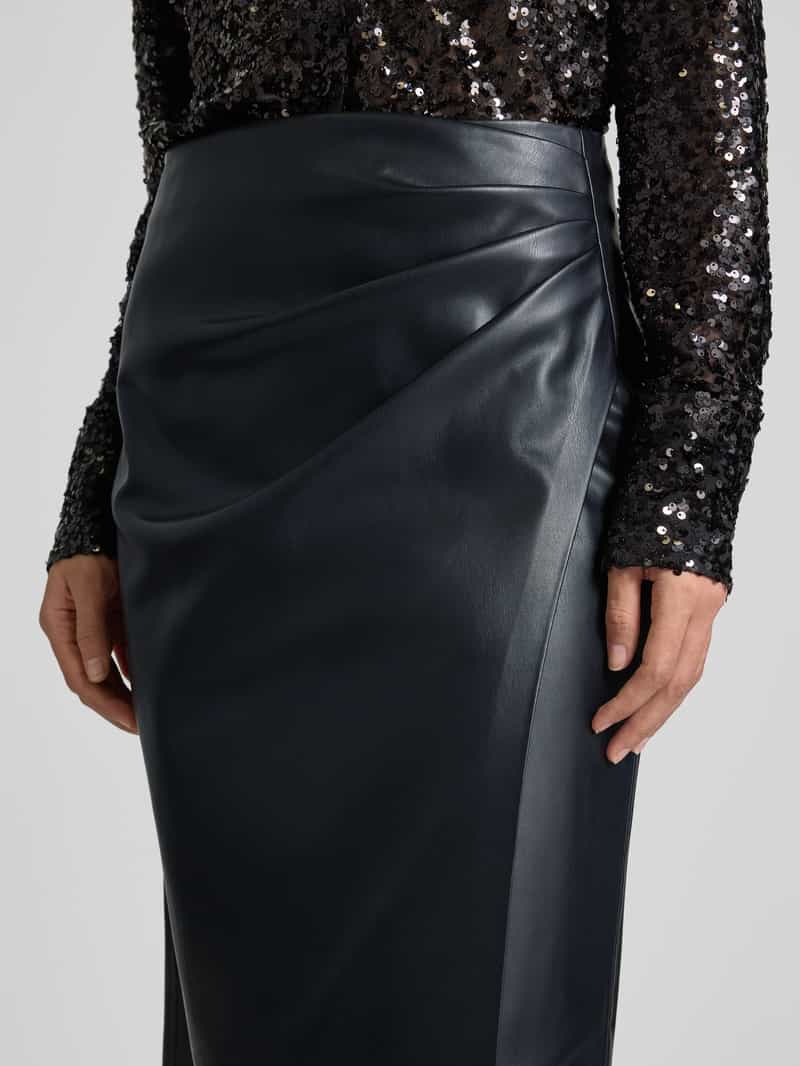 Christian Berg Woman Selection Midirok in leerlook met ritssluiting aan de achterkant