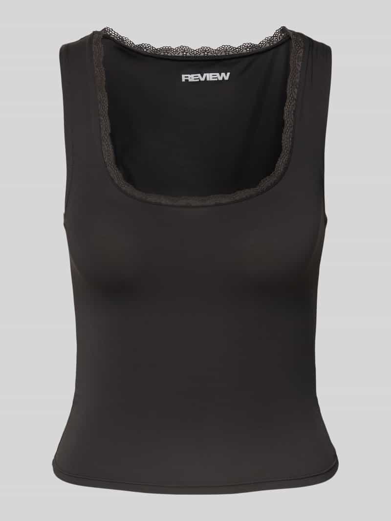 Review Tanktop met U-hals