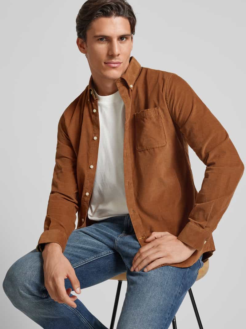 Barbour Tailored fit ribcordoverhemd met borstzak model 'Ramsey'