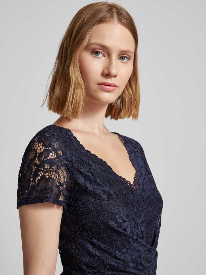 Vera Mont Knielange cocktailjurk met kant