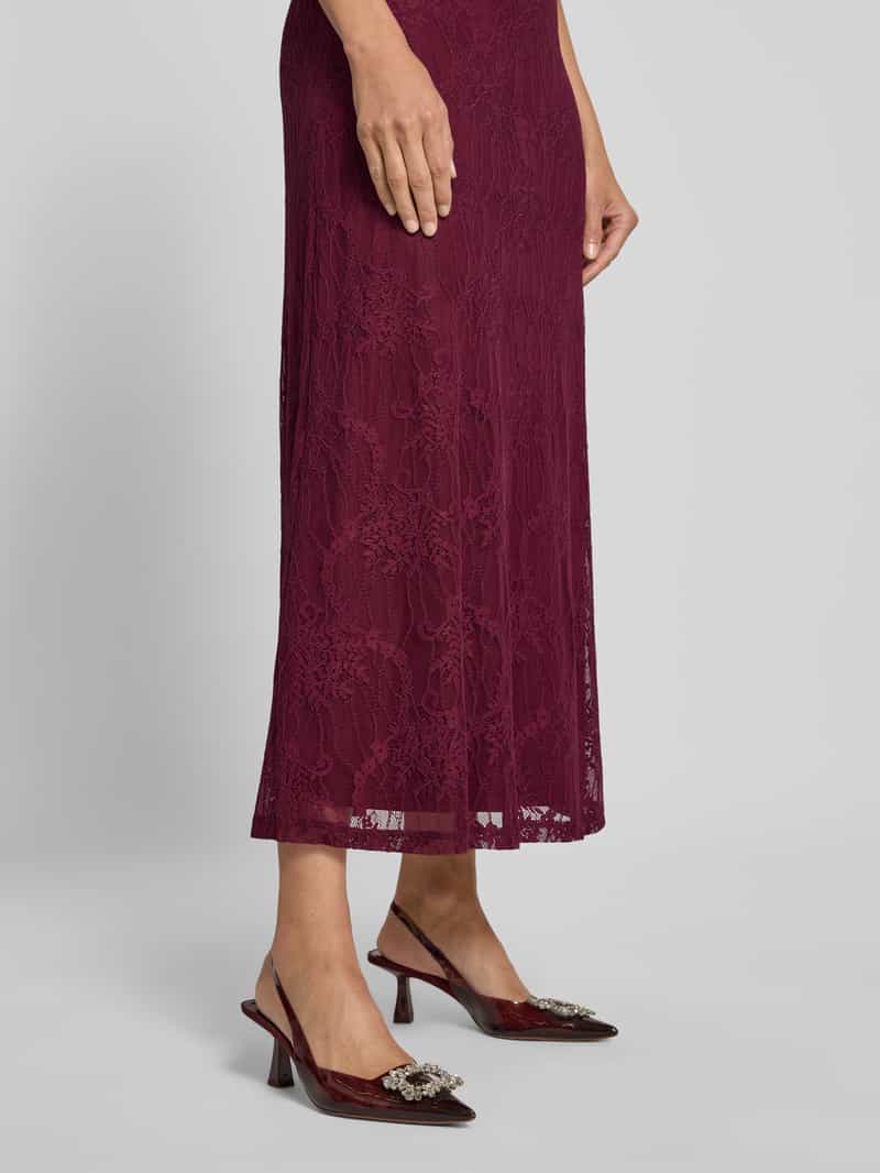 Vila Midirok van kant model 'FEMMA'