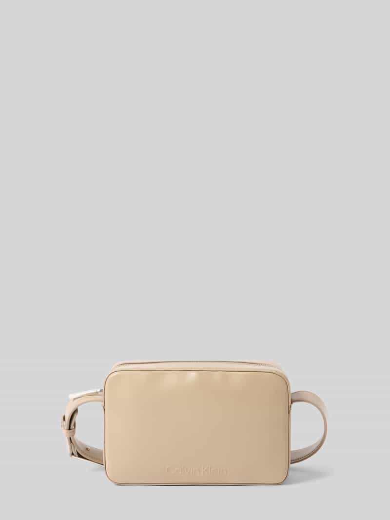 CK Calvin Klein Schoudertas met logodetail en verstelbare schouderband